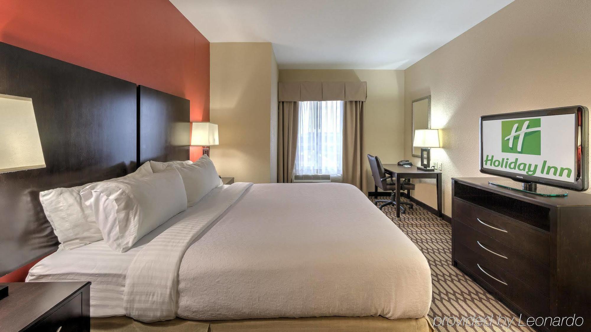 Hotel Holiday North Quail Springs By Ihg 3*